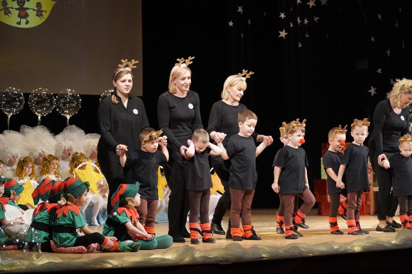 Zdjęcie w galerii na portalu naszraciborz.pl: Czterdzieści lat minęło. Jubileusz Przedszkola nr 24 z Bielskiej wiadomości z regionu