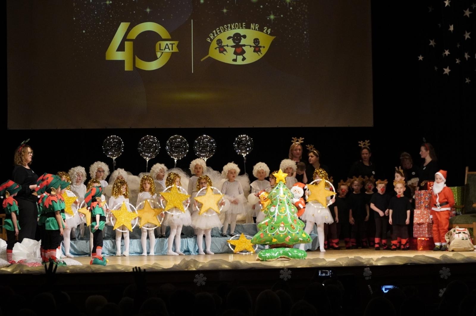 Zdjęcie w galerii na portalu naszraciborz.pl: Czterdzieści lat minęło. Jubileusz Przedszkola nr 24 z Bielskiej wiadomości z regionu