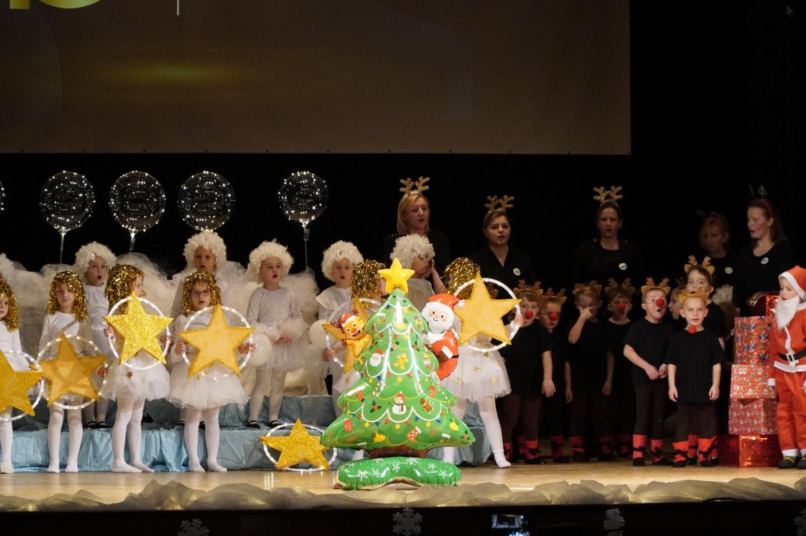 Zdjęcie w galerii na portalu naszraciborz.pl: Czterdzieści lat minęło. Jubileusz Przedszkola nr 24 z Bielskiej wiadomości z regionu