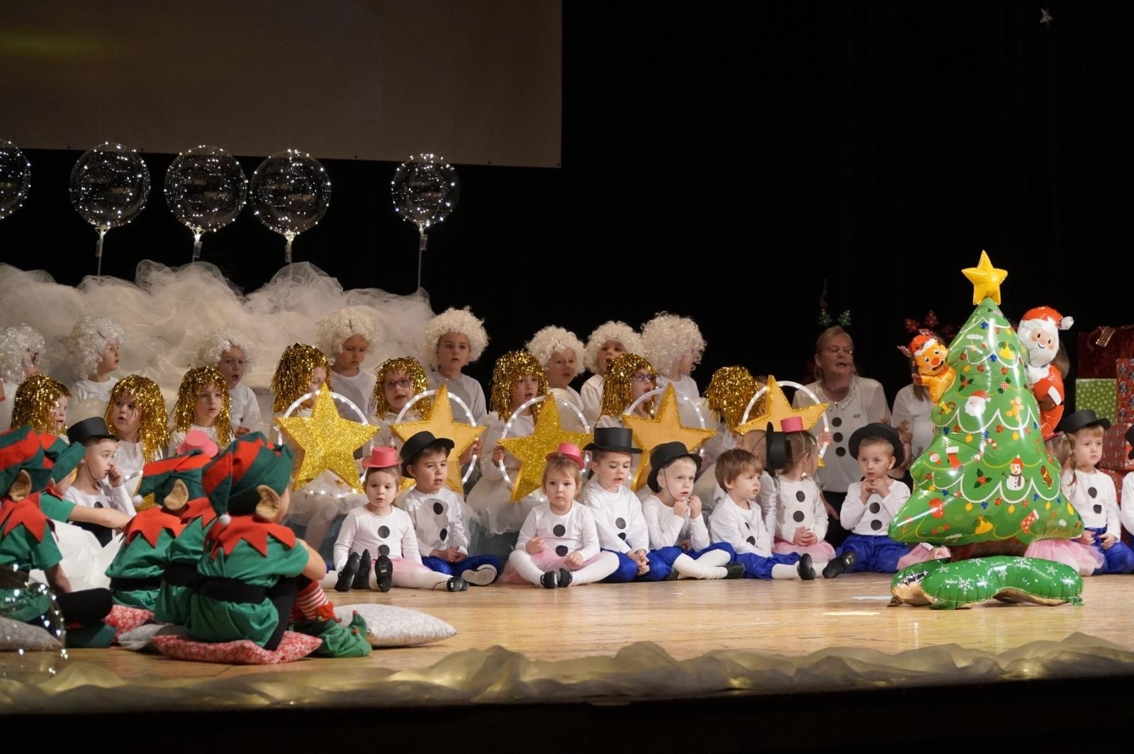 Zdjęcie w galerii na portalu naszraciborz.pl: Czterdzieści lat minęło. Jubileusz Przedszkola nr 24 z Bielskiej wiadomości z regionu