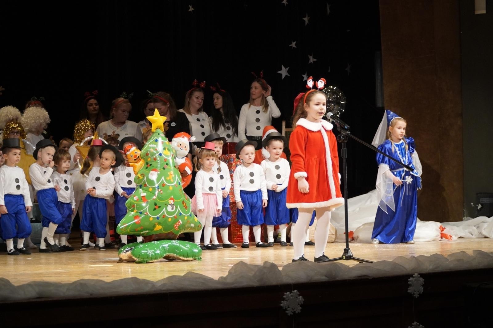 Zdjęcie w galerii na portalu naszraciborz.pl: Czterdzieści lat minęło. Jubileusz Przedszkola nr 24 z Bielskiej wiadomości z regionu