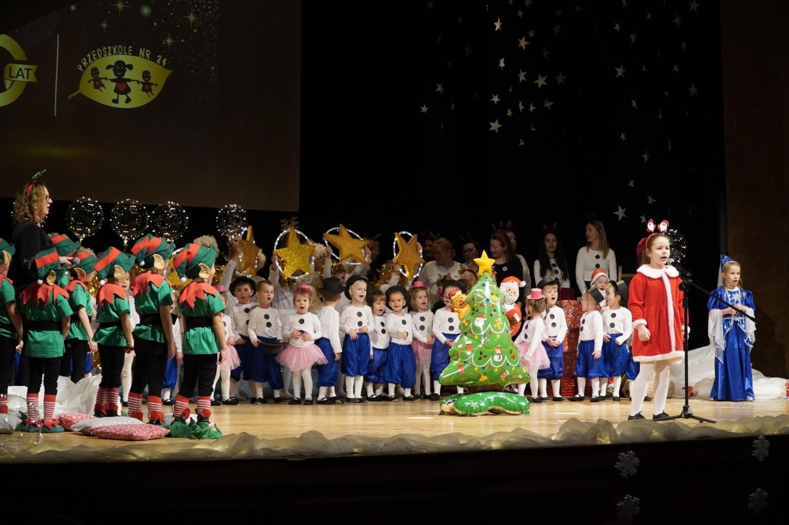 Zdjęcie w galerii na portalu naszraciborz.pl: Czterdzieści lat minęło. Jubileusz Przedszkola nr 24 z Bielskiej wiadomości z regionu