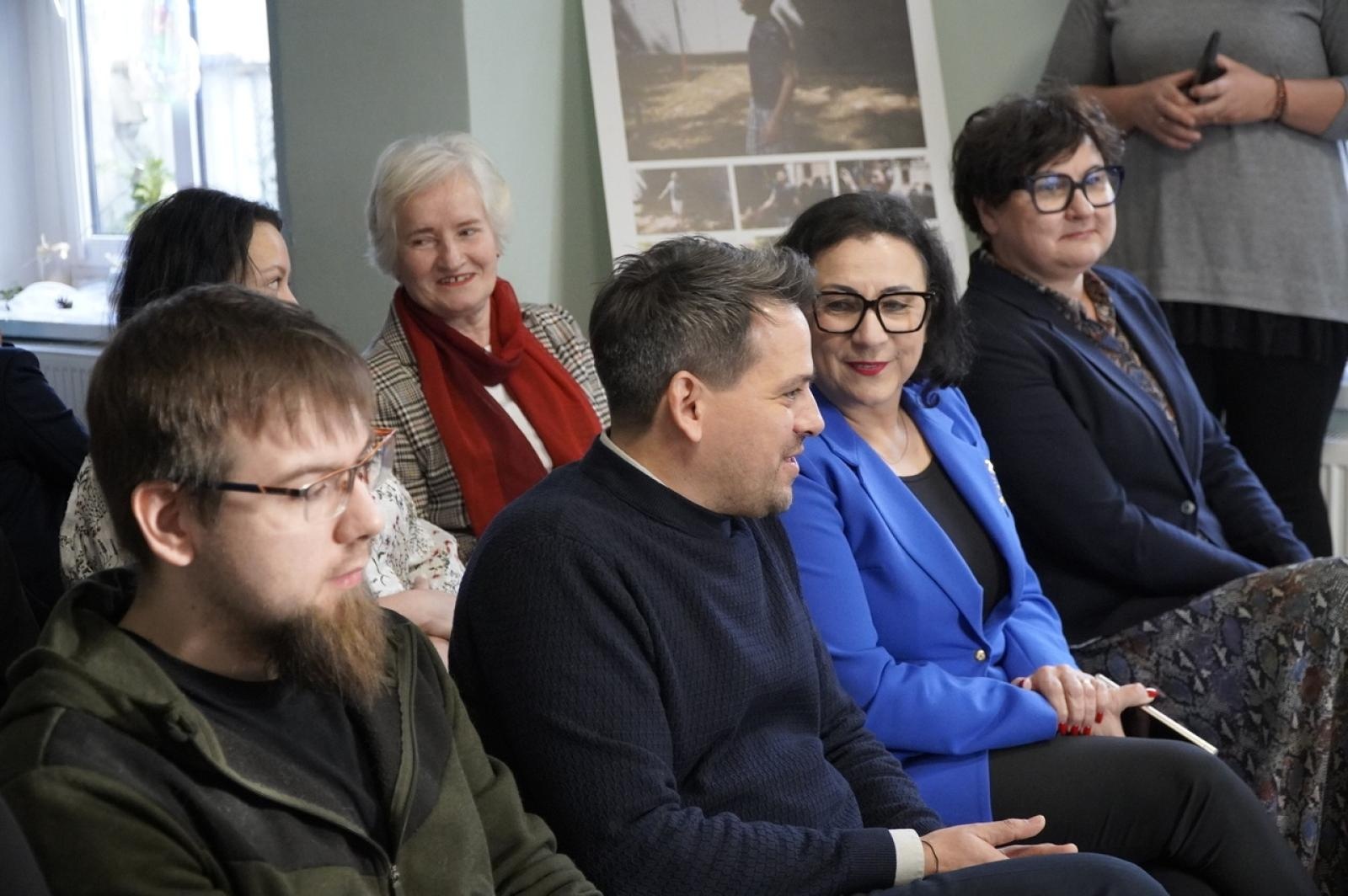 Zdjęcie w galerii na portalu naszraciborz.pl: Obchody Międzynarodowego Dnia Wolontariusza w siedzibie Stowarzyszenia Spektrum wiadomości z regionu