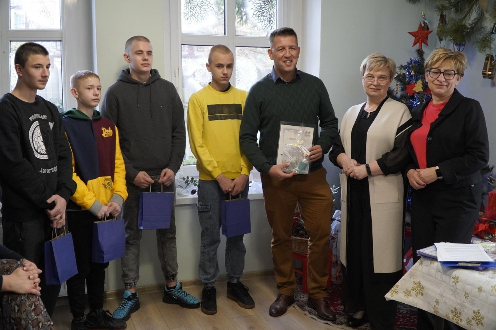 Zdjęcie w galerii na portalu naszraciborz.pl: Obchody Międzynarodowego Dnia Wolontariusza w siedzibie Stowarzyszenia Spektrum wiadomości z regionu