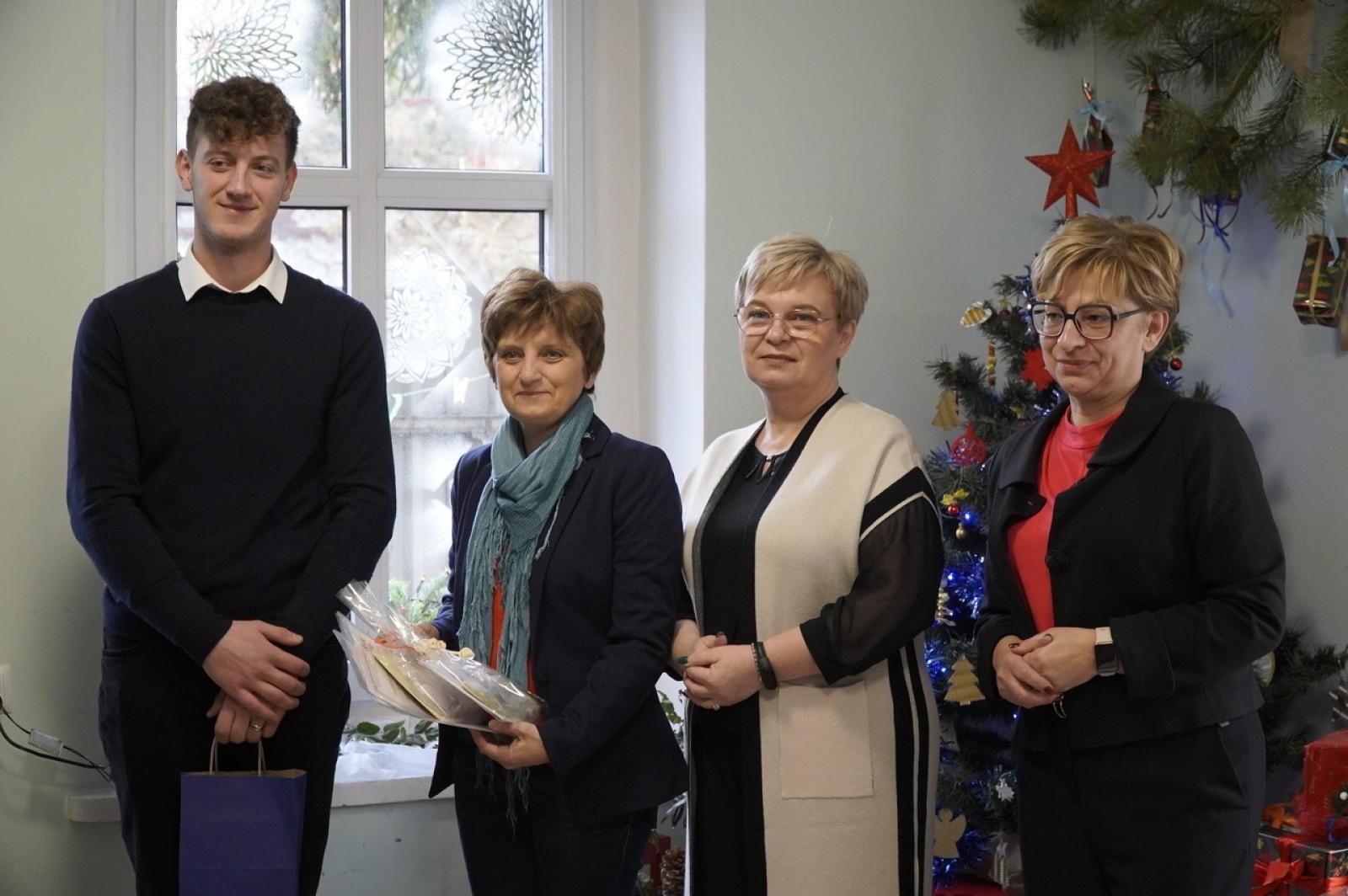 Zdjęcie w galerii na portalu naszraciborz.pl: Obchody Międzynarodowego Dnia Wolontariusza w siedzibie Stowarzyszenia Spektrum wiadomości z regionu