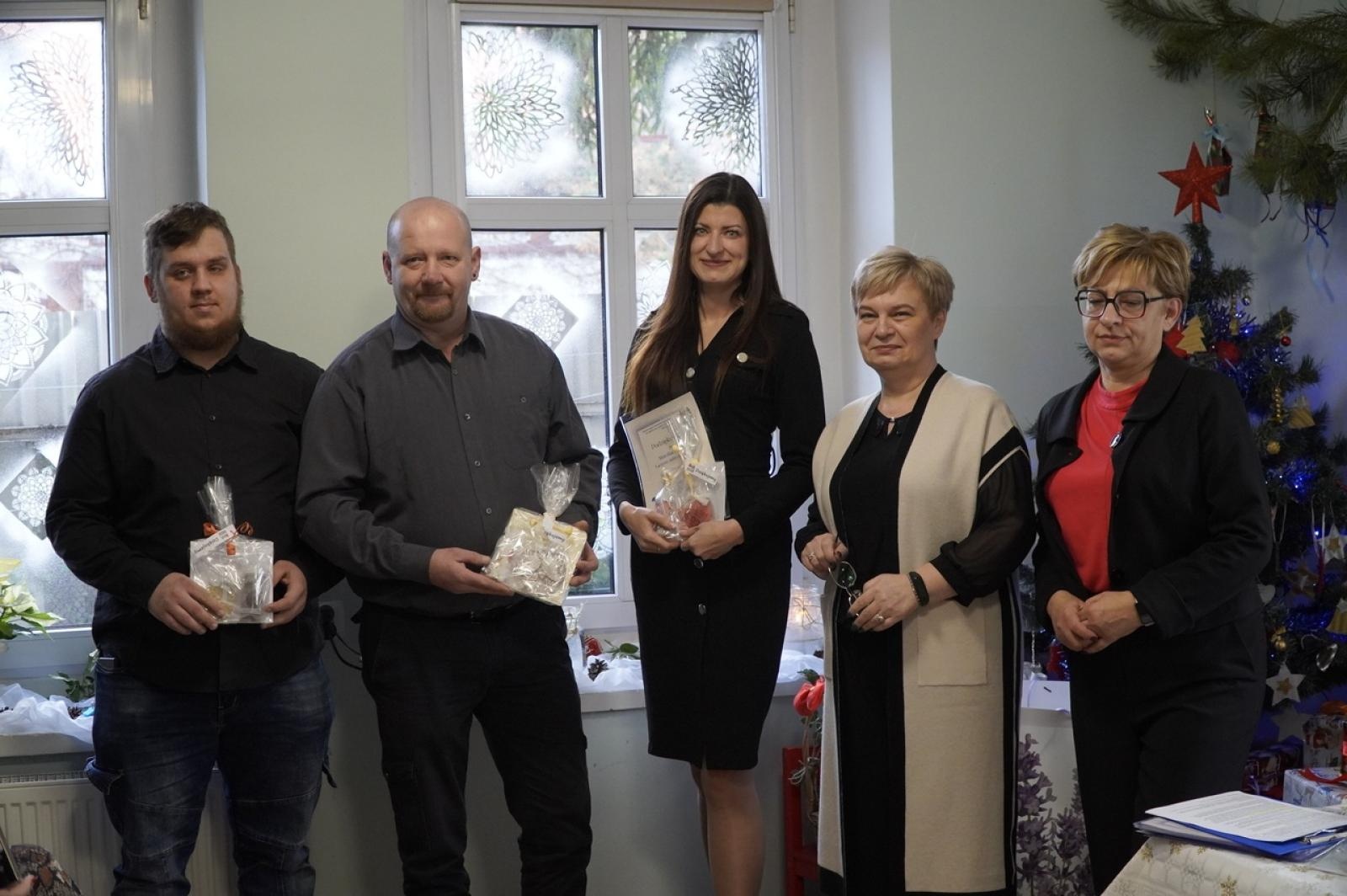 Zdjęcie w galerii na portalu naszraciborz.pl: Obchody Międzynarodowego Dnia Wolontariusza w siedzibie Stowarzyszenia Spektrum wiadomości z regionu