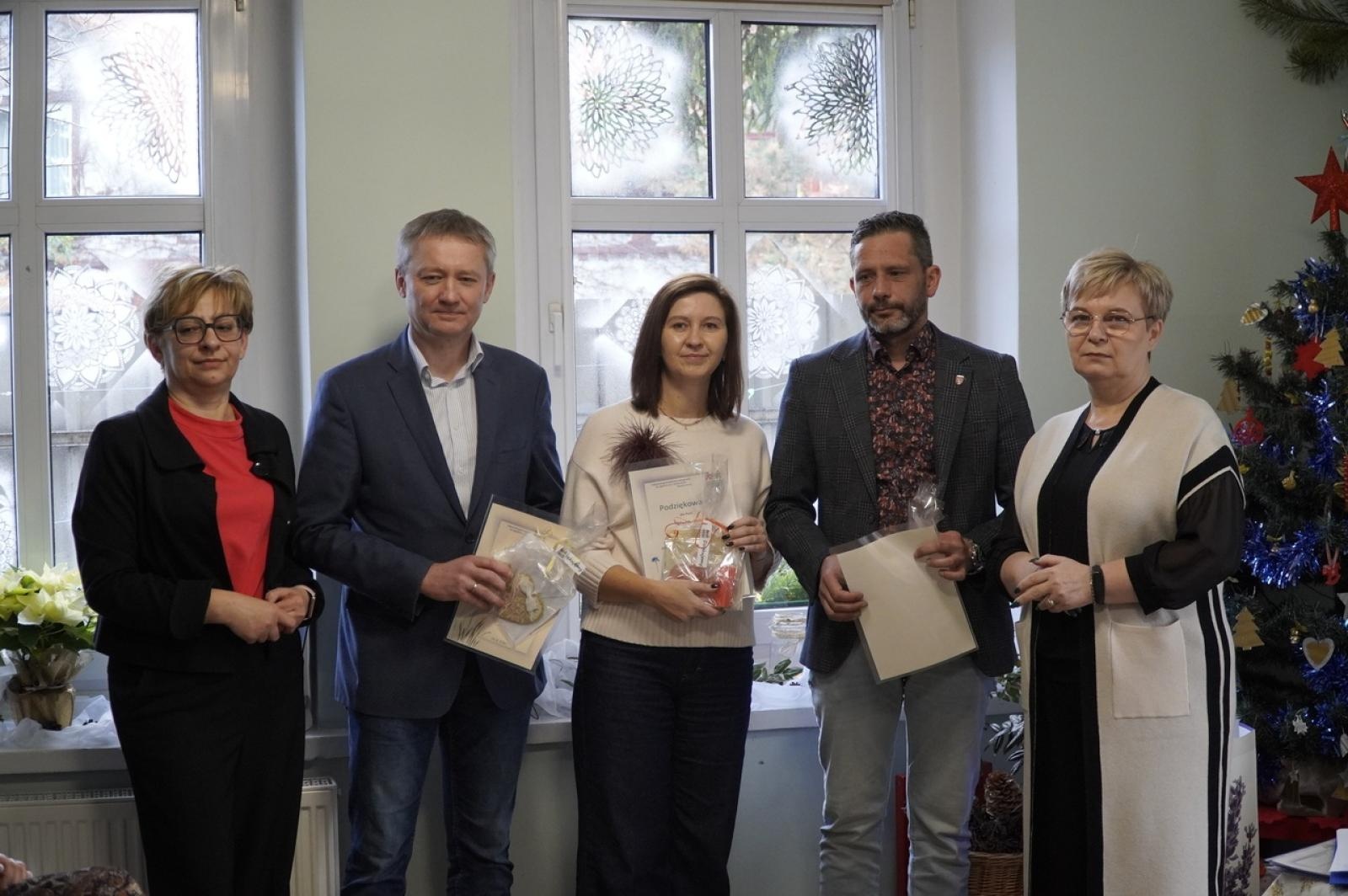 Zdjęcie w galerii na portalu naszraciborz.pl: Obchody Międzynarodowego Dnia Wolontariusza w siedzibie Stowarzyszenia Spektrum wiadomości z regionu