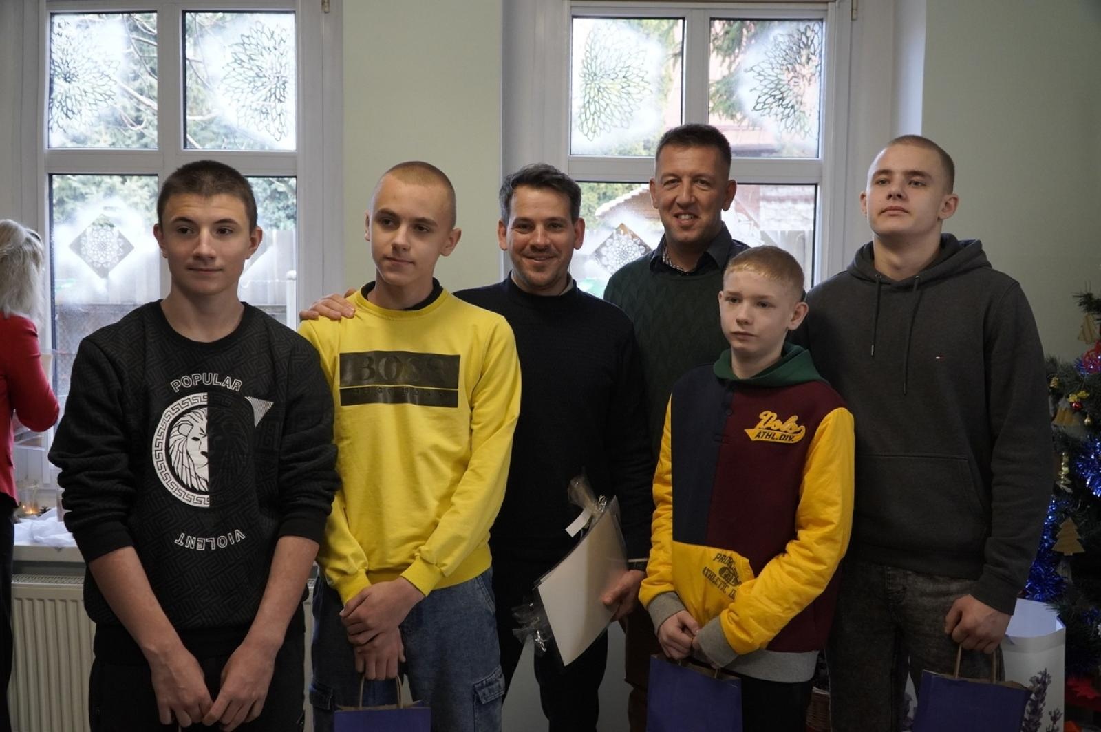 Zdjęcie w galerii na portalu naszraciborz.pl: Obchody Międzynarodowego Dnia Wolontariusza w siedzibie Stowarzyszenia Spektrum wiadomości z regionu