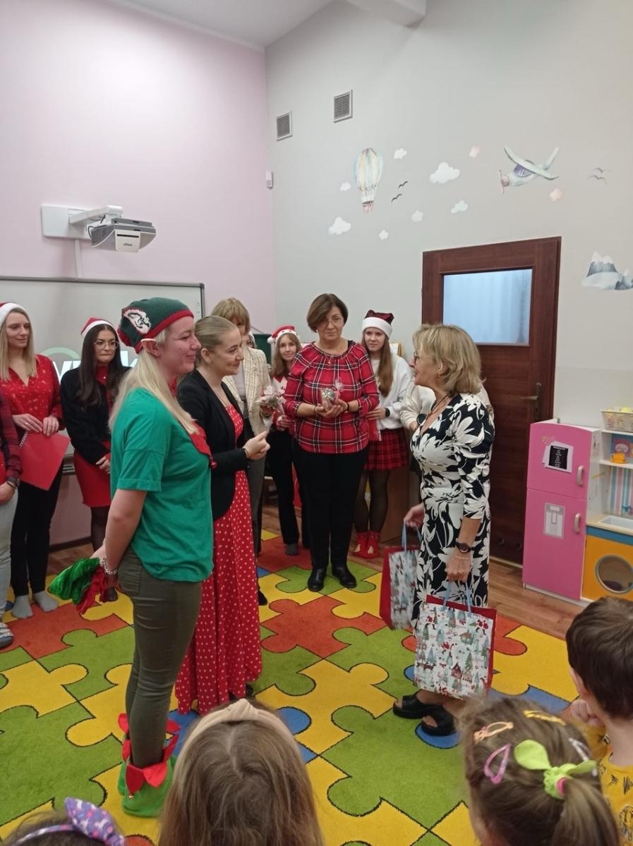 Zdjęcie w galerii na portalu naszraciborz.pl: Przedszkolaki z Czternastki w świątecznym nastroju wiadomości z regionu