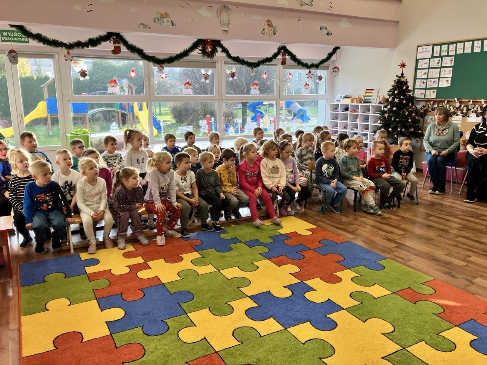 Zdjęcie w galerii na portalu naszraciborz.pl: Przedszkolaki z Czternastki w świątecznym nastroju wiadomości z regionu