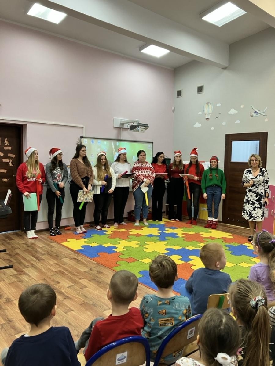 Zdjęcie w galerii na portalu naszraciborz.pl: Przedszkolaki z Czternastki w świątecznym nastroju wiadomości z regionu