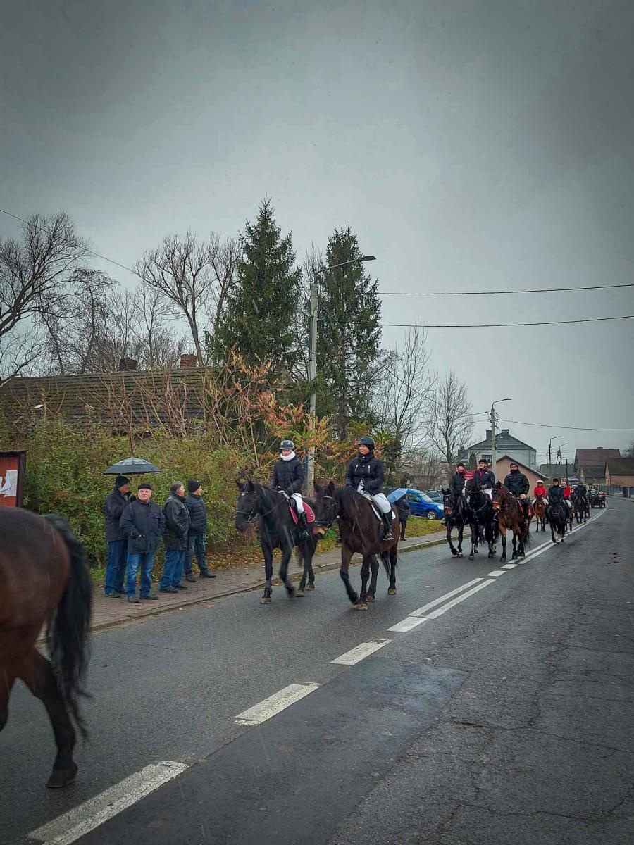 Zdjęcie w galerii na portalu naszraciborz.pl: Uroczysta procesja św. Mikołaja w Krzanowicach tym razem z... wiadomości z regionu