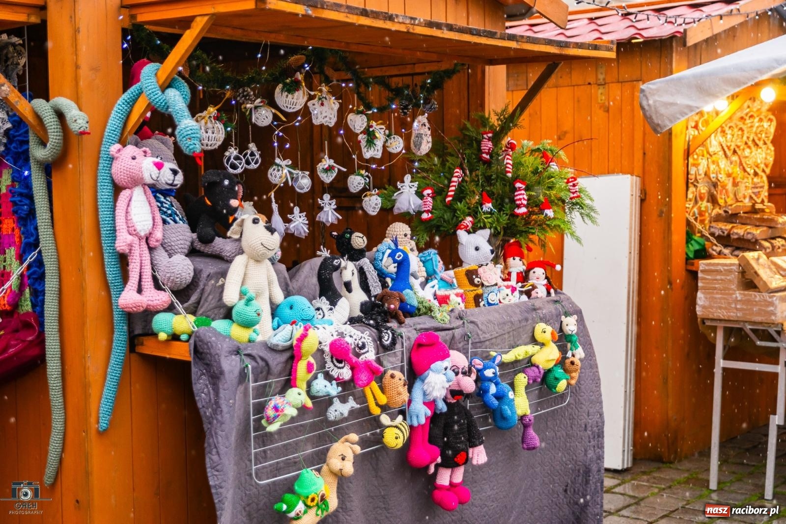 Zdjęcie w galerii na portalu naszraciborz.pl: Magia świąt na rynku w Raciborzu. Ruszył jarmark bożonarodzeniowy [FOTO i WIDEO] wiadomości z regionu