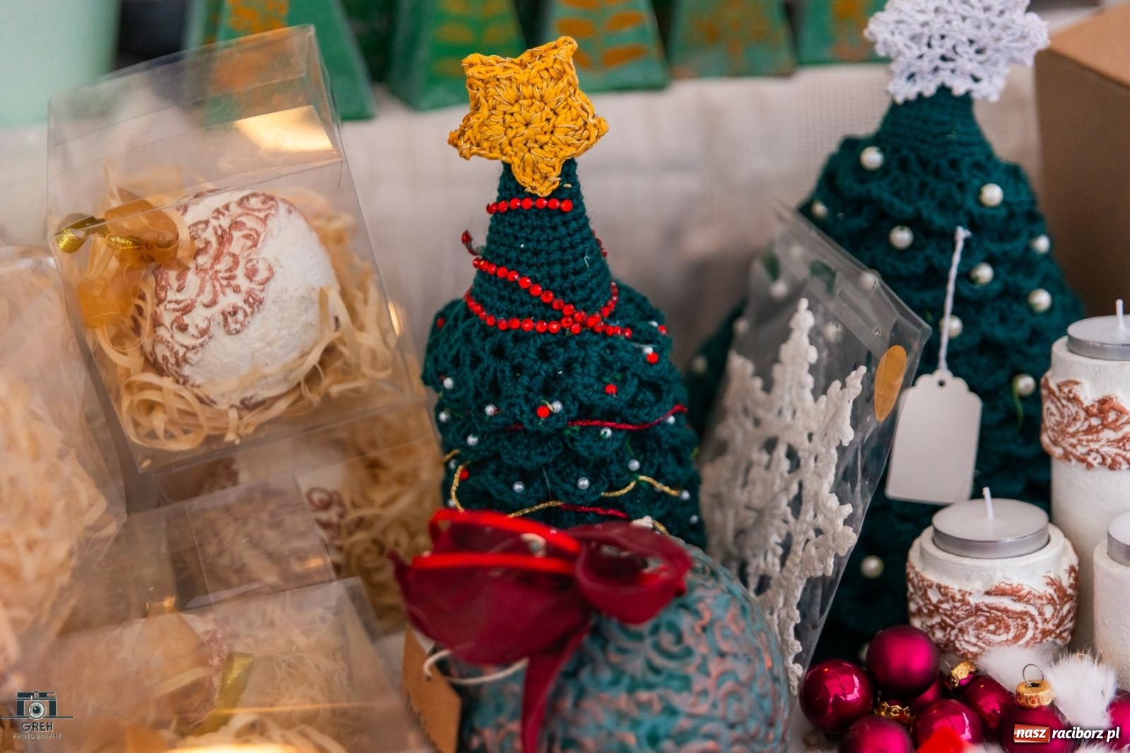 Zdjęcie w galerii na portalu naszraciborz.pl: Magia świąt na rynku w Raciborzu. Ruszył jarmark bożonarodzeniowy [FOTO i WIDEO] wiadomości z regionu