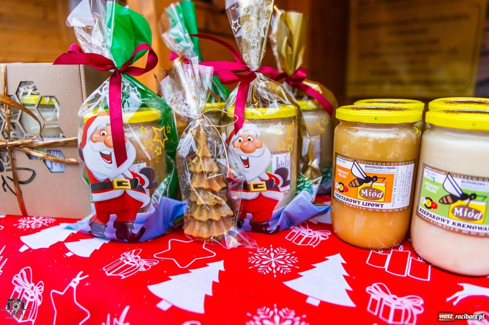 Zdjęcie w galerii na portalu naszraciborz.pl: Magia świąt na rynku w Raciborzu. Ruszył jarmark bożonarodzeniowy [FOTO i WIDEO] wiadomości z regionu