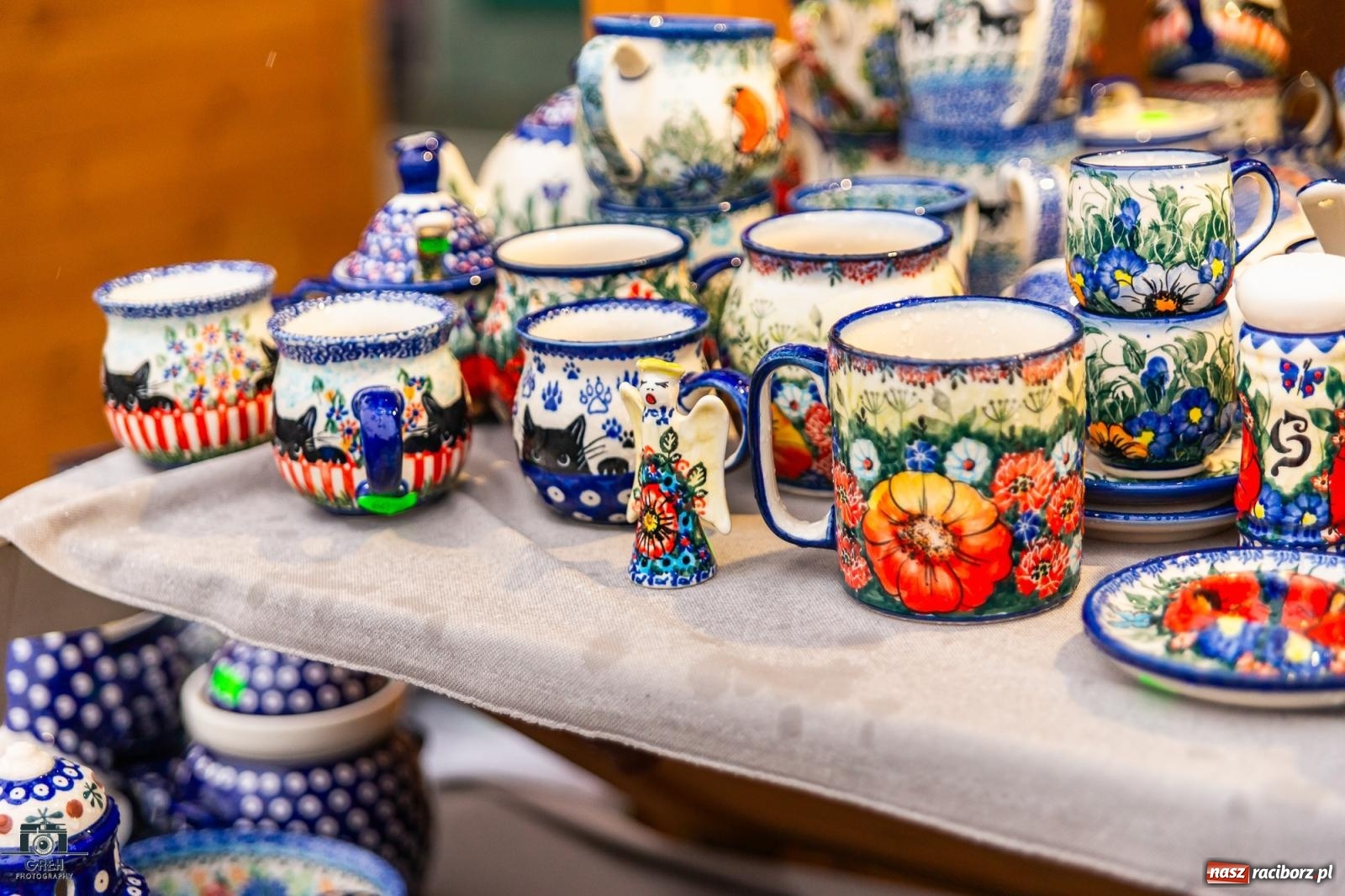 Zdjęcie w galerii na portalu naszraciborz.pl: Magia świąt na rynku w Raciborzu. Ruszył jarmark bożonarodzeniowy [FOTO i WIDEO] wiadomości z regionu