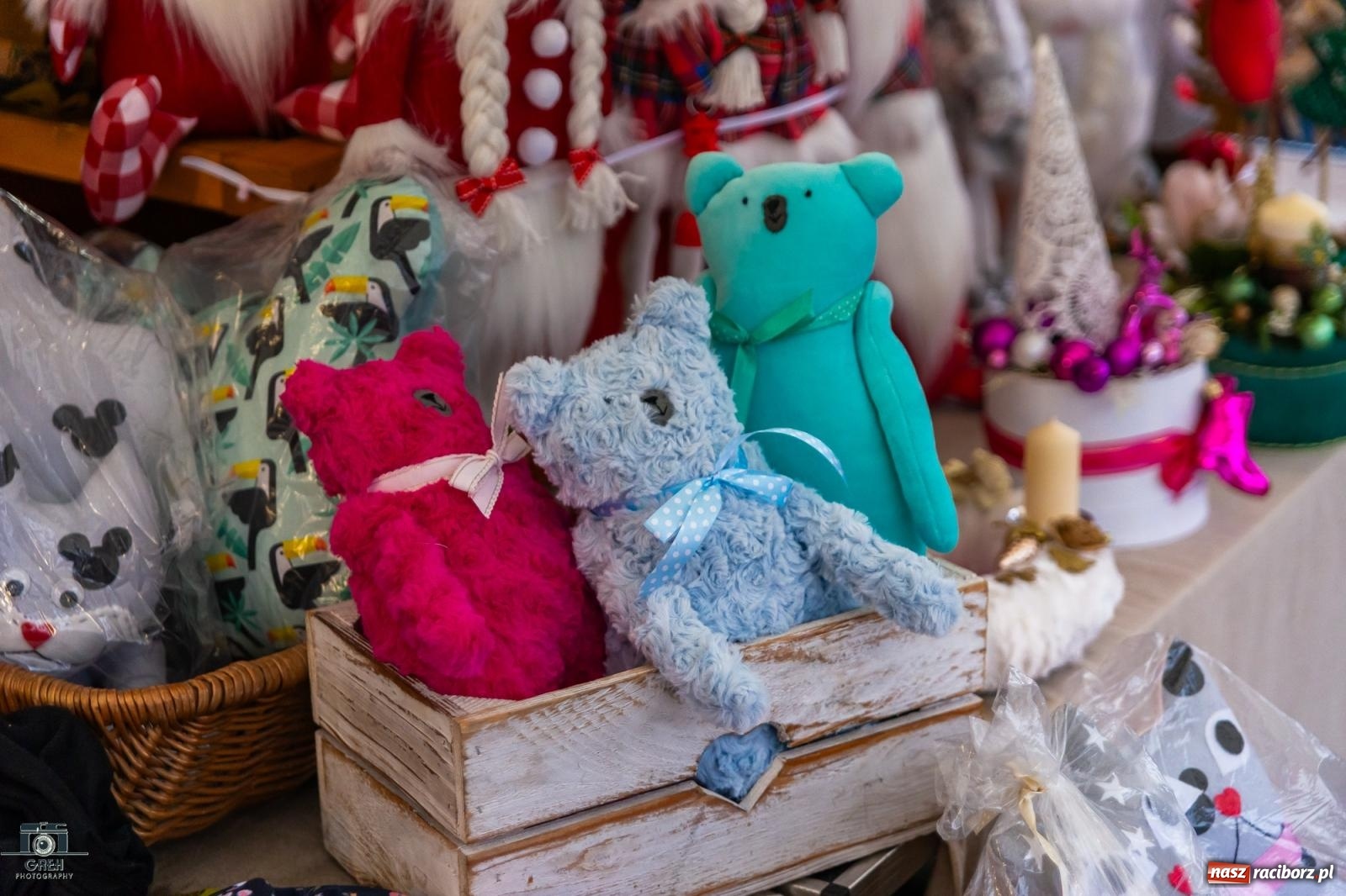 Zdjęcie w galerii na portalu naszraciborz.pl: Magia świąt na rynku w Raciborzu. Ruszył jarmark bożonarodzeniowy [FOTO i WIDEO] wiadomości z regionu