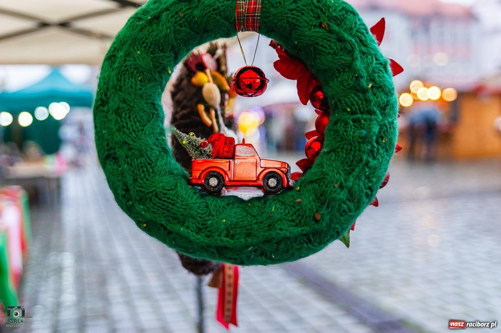 Zdjęcie w galerii na portalu naszraciborz.pl: Magia świąt na rynku w Raciborzu. Ruszył jarmark bożonarodzeniowy [FOTO i WIDEO] wiadomości z regionu