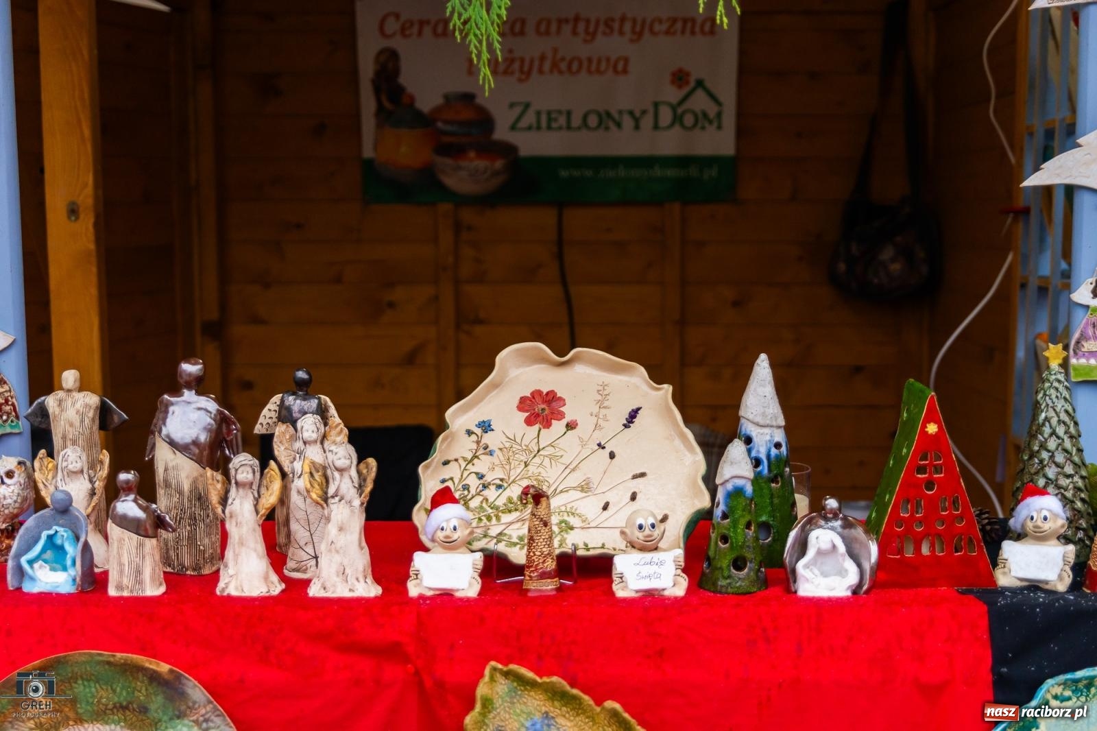 Zdjęcie w galerii na portalu naszraciborz.pl: Magia świąt na rynku w Raciborzu. Ruszył jarmark bożonarodzeniowy [FOTO i WIDEO] wiadomości z regionu