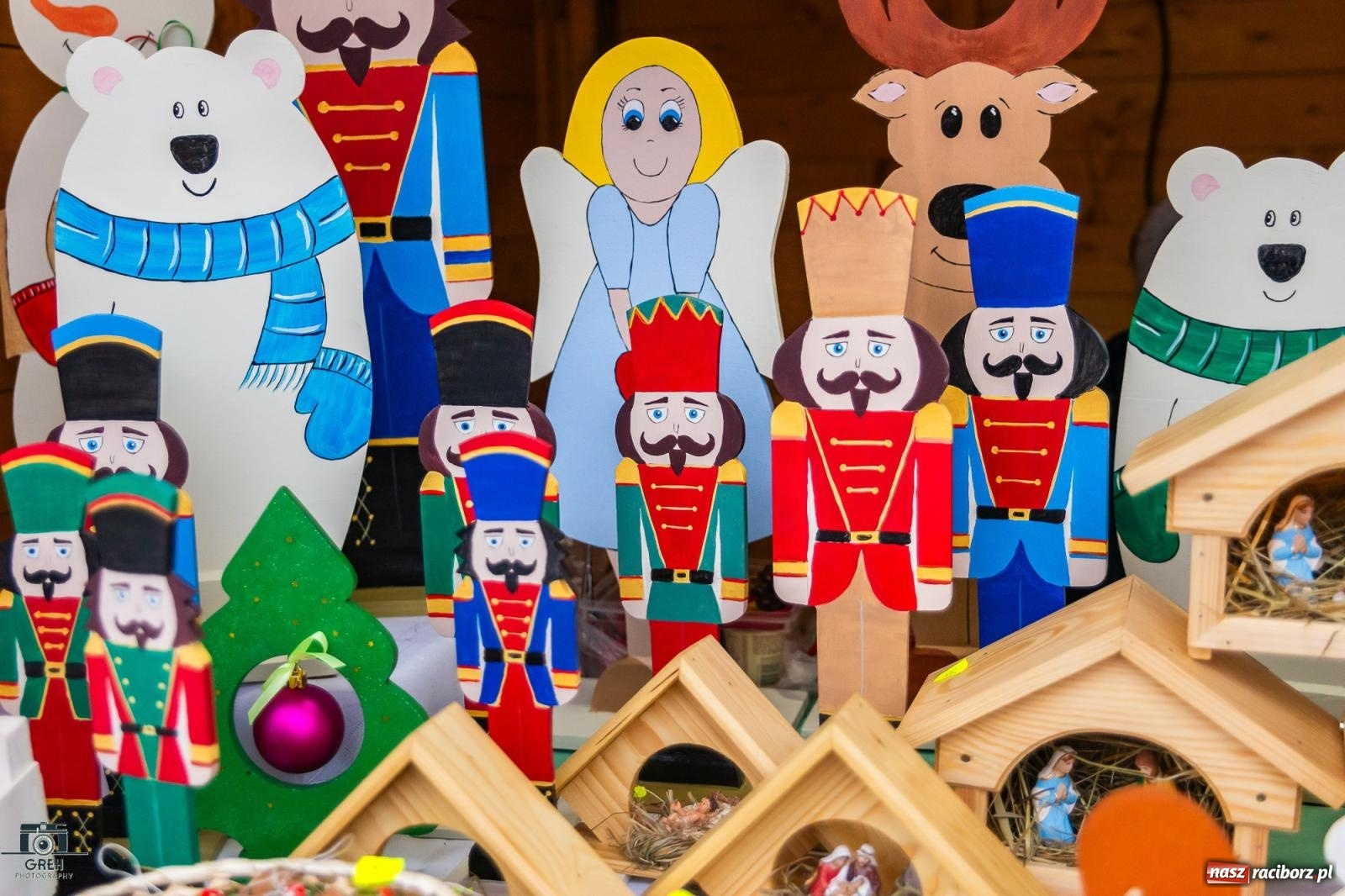 Zdjęcie w galerii na portalu naszraciborz.pl: Magia świąt na rynku w Raciborzu. Ruszył jarmark bożonarodzeniowy [FOTO i WIDEO] wiadomości z regionu