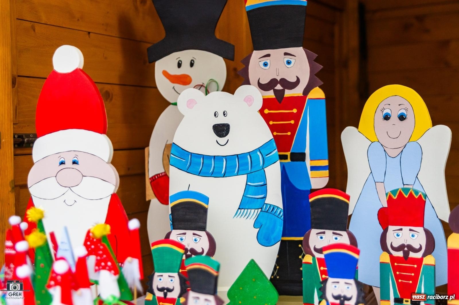 Zdjęcie w galerii na portalu naszraciborz.pl: Magia świąt na rynku w Raciborzu. Ruszył jarmark bożonarodzeniowy [FOTO i WIDEO] wiadomości z regionu