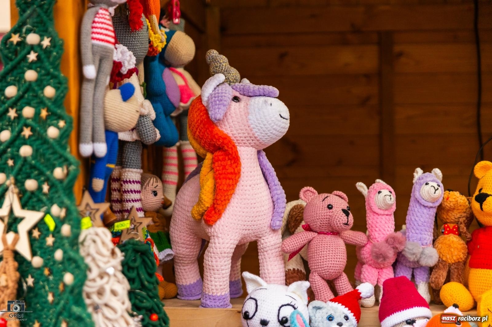 Zdjęcie w galerii na portalu naszraciborz.pl: Magia świąt na rynku w Raciborzu. Ruszył jarmark bożonarodzeniowy [FOTO i WIDEO] wiadomości z regionu