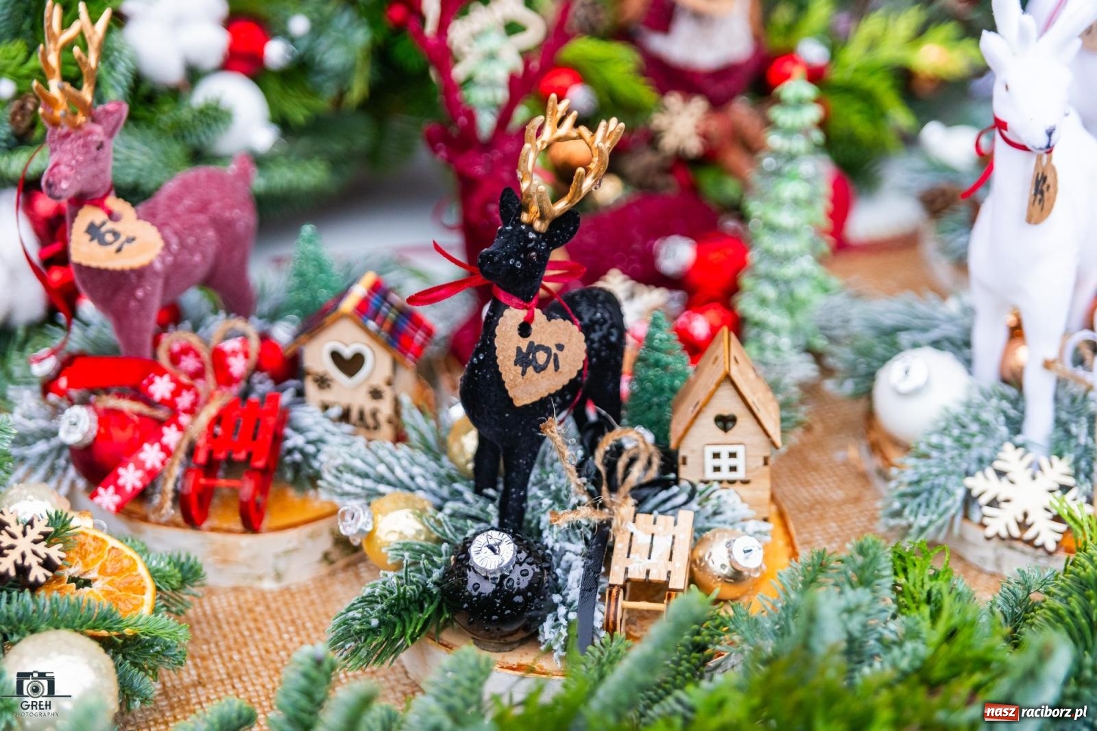 Zdjęcie w galerii na portalu naszraciborz.pl: Magia świąt na rynku w Raciborzu. Ruszył jarmark bożonarodzeniowy [FOTO i WIDEO] wiadomości z regionu