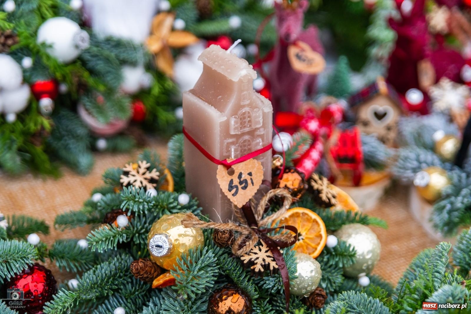 Zdjęcie w galerii na portalu naszraciborz.pl: Magia świąt na rynku w Raciborzu. Ruszył jarmark bożonarodzeniowy [FOTO i WIDEO] wiadomości z regionu