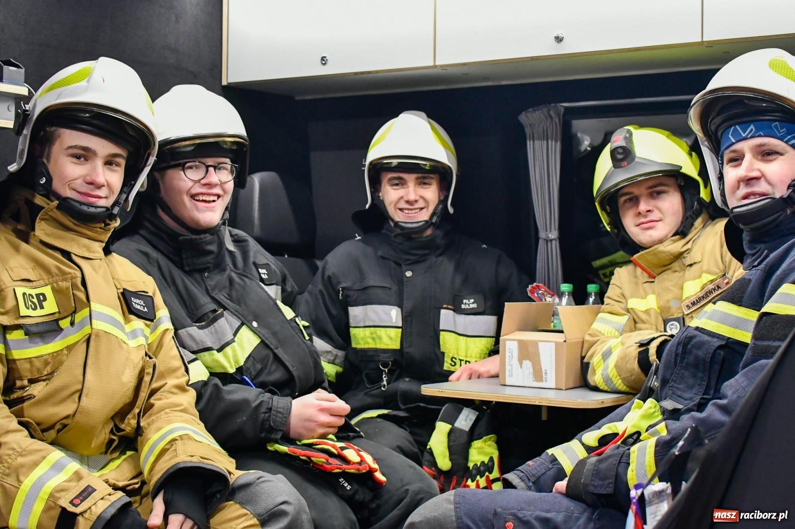 Zdjęcie w galerii na portalu naszraciborz.pl: Na świętego Mikołaja ochotnicy z Markowic dostali wóz strażacki [FOTO i WIDEO] wiadomości z regionu