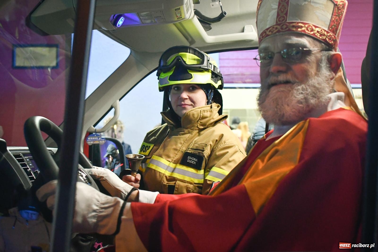 Zdjęcie w galerii na portalu naszraciborz.pl: Na świętego Mikołaja ochotnicy z Markowic dostali wóz strażacki [FOTO i WIDEO] wiadomości z regionu