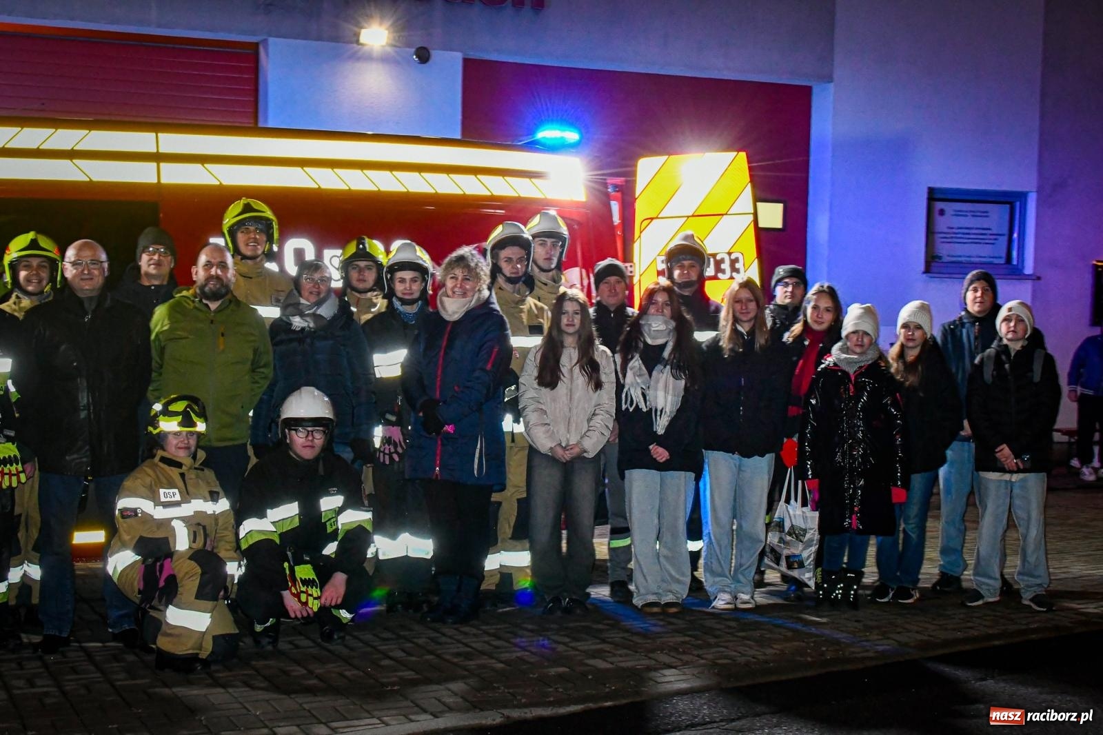 Zdjęcie w galerii na portalu naszraciborz.pl: Na świętego Mikołaja ochotnicy z Markowic dostali wóz strażacki [FOTO i WIDEO] wiadomości z regionu