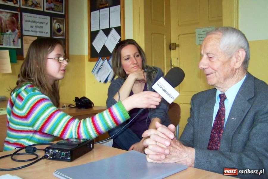 Zdjęcie w galerii na portalu naszraciborz.pl: W G5 nagrali audycję radiową wiadomości z regionu