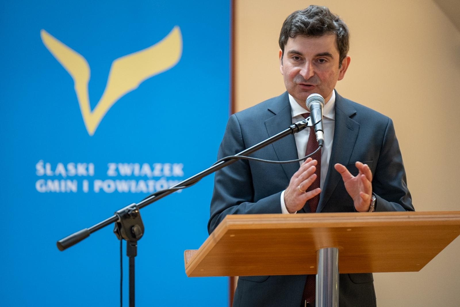 Zdjęcie w galerii na portalu naszraciborz.pl: Samorządowcy województwa śląskiego obradowali na raciborskim zamku. Gościem wojewoda wiadomości z regionu