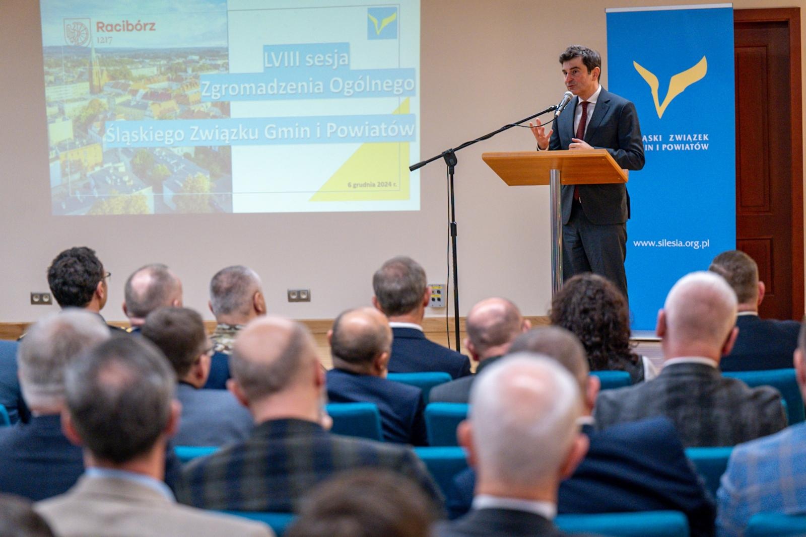 Zdjęcie w galerii na portalu naszraciborz.pl: Samorządowcy województwa śląskiego obradowali na raciborskim zamku. Gościem wojewoda wiadomości z regionu