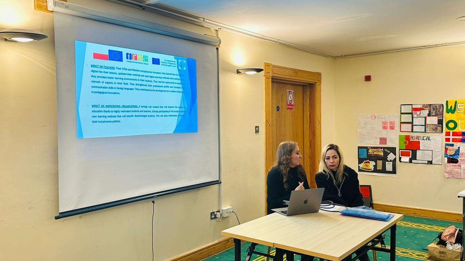 Zdjęcie w galerii na portalu naszraciborz.pl: Innowacje w edukacji: podsumowanie projektu Erasmus+ Discover Robotics via STEM wiadomości z regionu