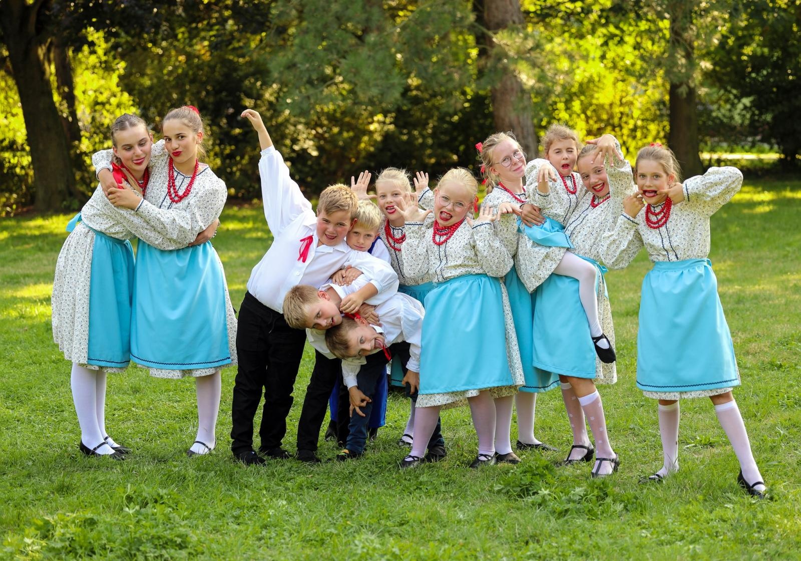 Zdjęcie w galerii na portalu naszraciborz.pl: W PUNKT. 70-lecie Zespołu Pieśni i Tańca Strzecha im. Joli Rymszy wiadomości z regionu