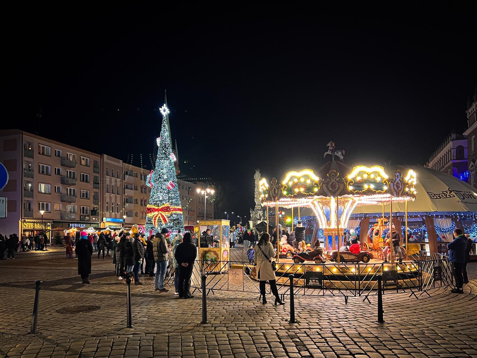 Zdjęcie w galerii na portalu naszraciborz.pl: Od zamku do Rynku. Raciborskie jarmarki w sobotni wieczór [FOTO i WIDEO, PROGRAM NA NIEDZIELĘ] wiadomości z regionu