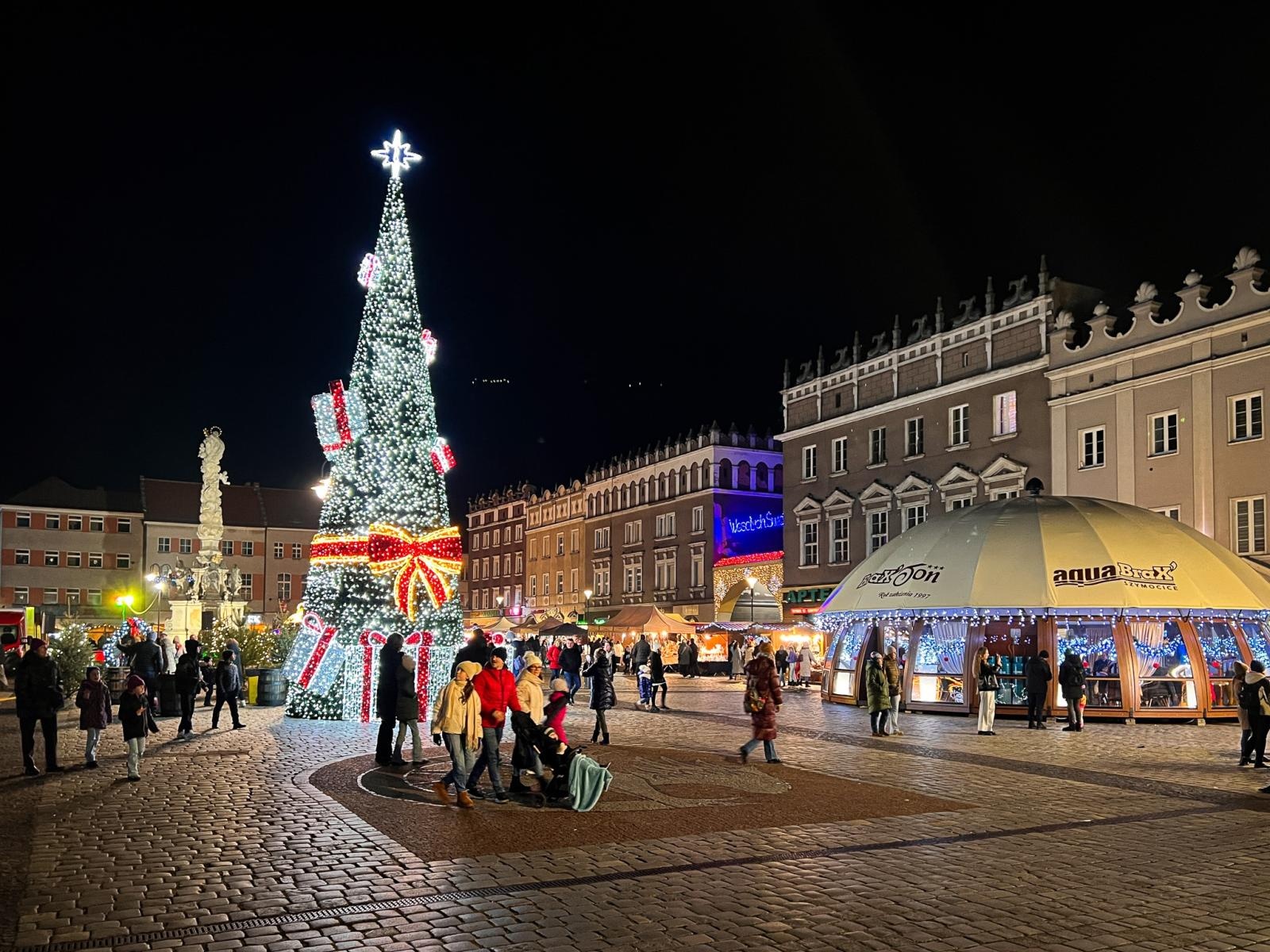 Zdjęcie w galerii na portalu naszraciborz.pl: Od zamku do Rynku. Raciborskie jarmarki w sobotni wieczór [FOTO i WIDEO, PROGRAM NA NIEDZIELĘ] wiadomości z regionu