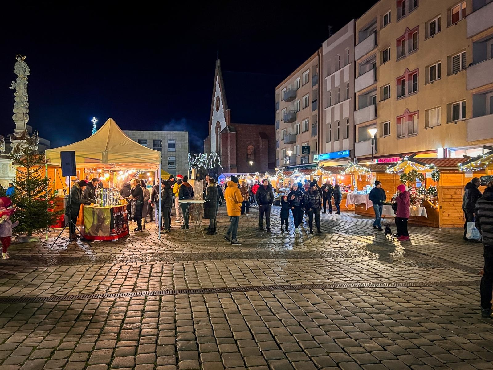 Zdjęcie w galerii na portalu naszraciborz.pl: Od zamku do Rynku. Raciborskie jarmarki w sobotni wieczór [FOTO i WIDEO, PROGRAM NA NIEDZIELĘ] wiadomości z regionu