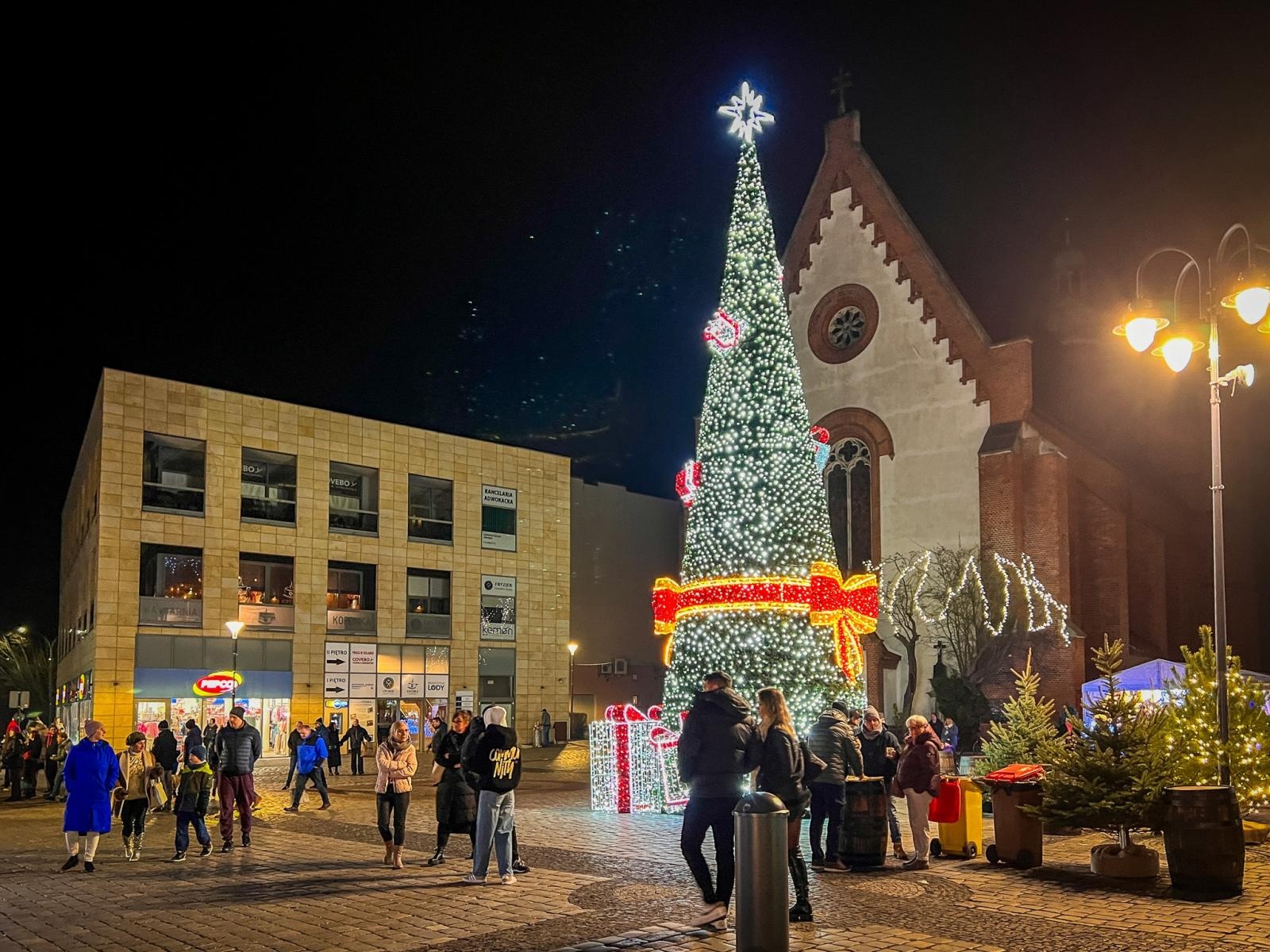 Zdjęcie w galerii na portalu naszraciborz.pl: Od zamku do Rynku. Raciborskie jarmarki w sobotni wieczór [FOTO i WIDEO, PROGRAM NA NIEDZIELĘ] wiadomości z regionu