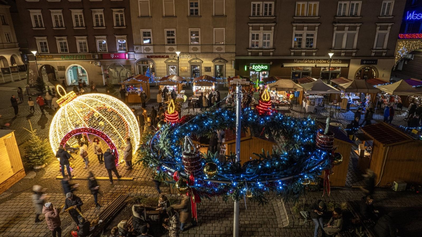 Zdjęcie w galerii na portalu naszraciborz.pl: Od zamku do Rynku. Raciborskie jarmarki w sobotni wieczór [FOTO i WIDEO, PROGRAM NA NIEDZIELĘ] wiadomości z regionu