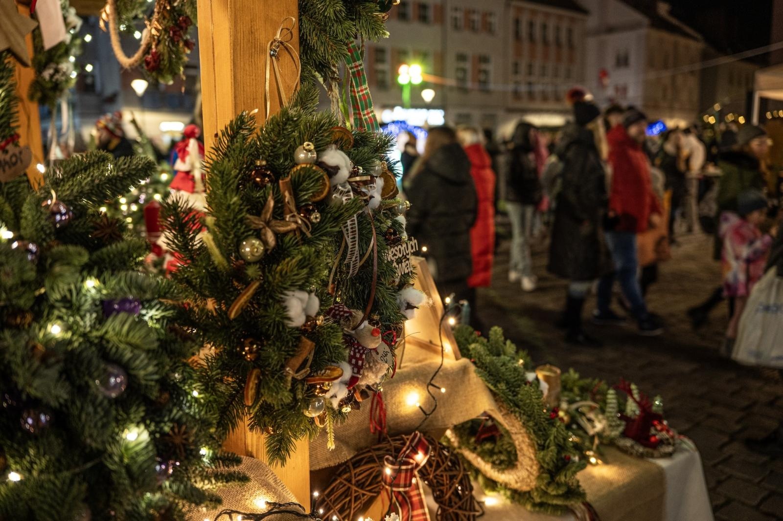 Zdjęcie w galerii na portalu naszraciborz.pl: Od zamku do Rynku. Raciborskie jarmarki w sobotni wieczór [FOTO i WIDEO, PROGRAM NA NIEDZIELĘ] wiadomości z regionu