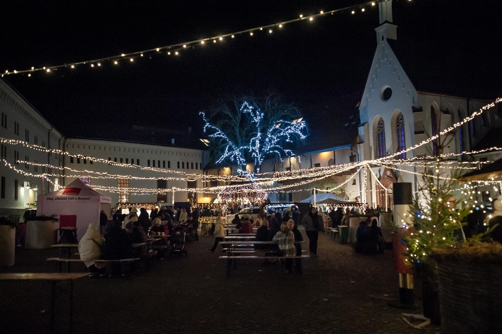 Zdjęcie w galerii na portalu naszraciborz.pl: Jazzowa sobota i wiedeńska niedziela pełna zabaw. Trwa jarmark na Zamku Piastowskim [FOTO, WIDEO, PROGRAM NA NIEDZIELĘ] wiadomości z regionu