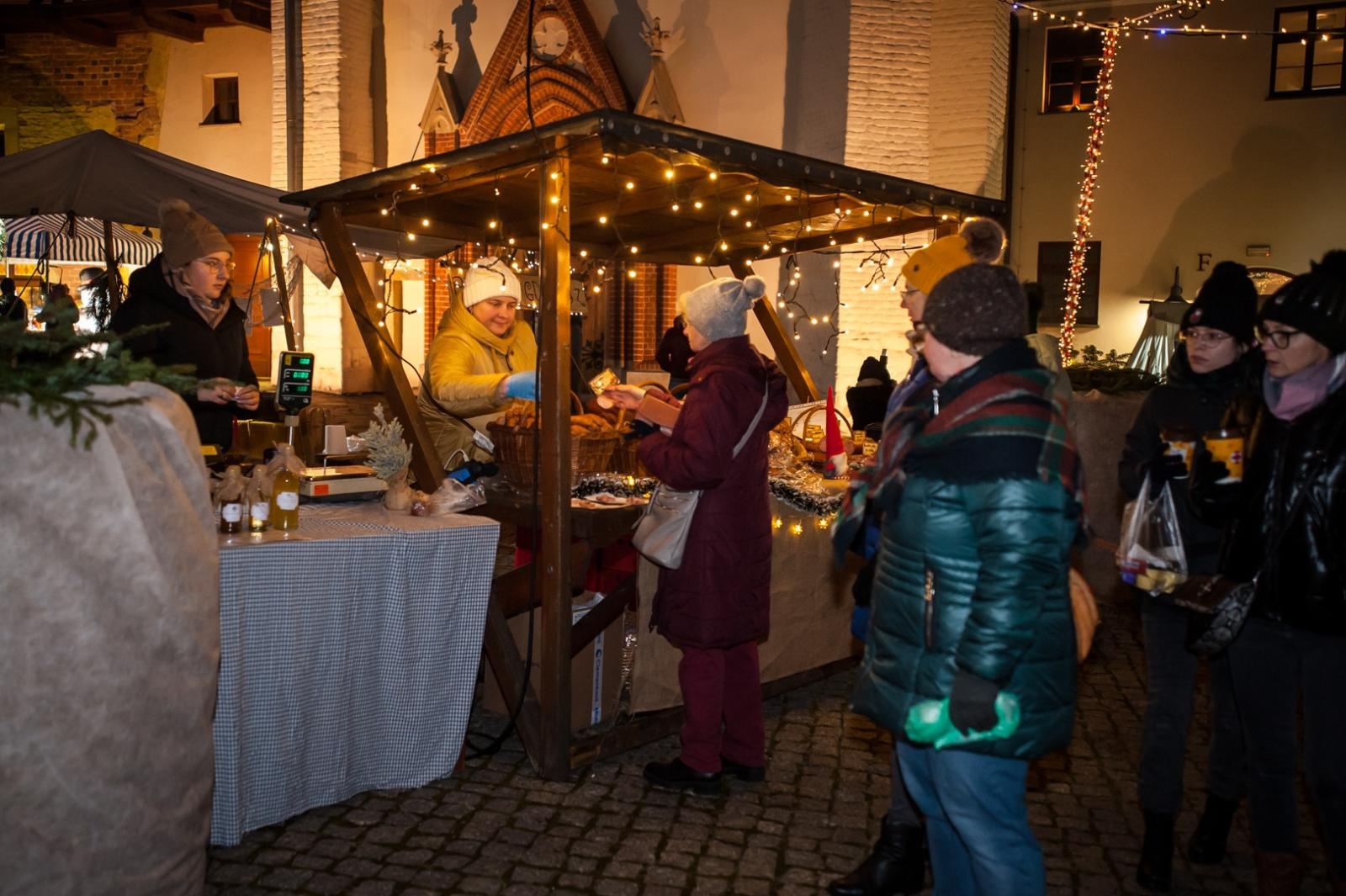 Zdjęcie w galerii na portalu naszraciborz.pl: Jazzowa sobota i wiedeńska niedziela pełna zabaw. Trwa jarmark na Zamku Piastowskim [FOTO, WIDEO, PROGRAM NA NIEDZIELĘ] wiadomości z regionu