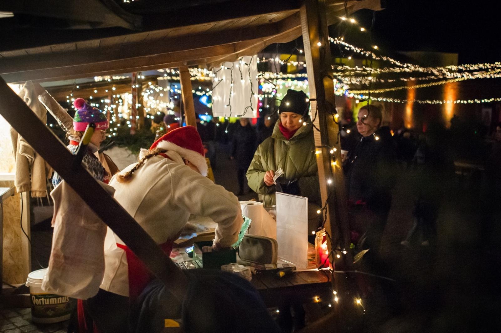 Zdjęcie w galerii na portalu naszraciborz.pl: Jazzowa sobota i wiedeńska niedziela pełna zabaw. Trwa jarmark na Zamku Piastowskim [FOTO, WIDEO, PROGRAM NA NIEDZIELĘ] wiadomości z regionu