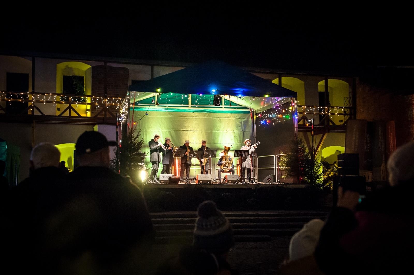 Zdjęcie w galerii na portalu naszraciborz.pl: Jazzowa sobota i wiedeńska niedziela pełna zabaw. Trwa jarmark na Zamku Piastowskim [FOTO, WIDEO, PROGRAM NA NIEDZIELĘ] wiadomości z regionu