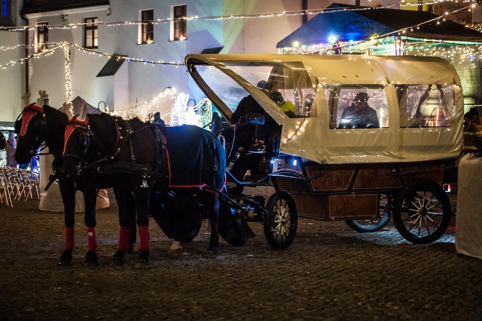 Zdjęcie w galerii na portalu naszraciborz.pl: Jazzowa sobota i wiedeńska niedziela pełna zabaw. Trwa jarmark na Zamku Piastowskim [FOTO, WIDEO, PROGRAM NA NIEDZIELĘ] wiadomości z regionu