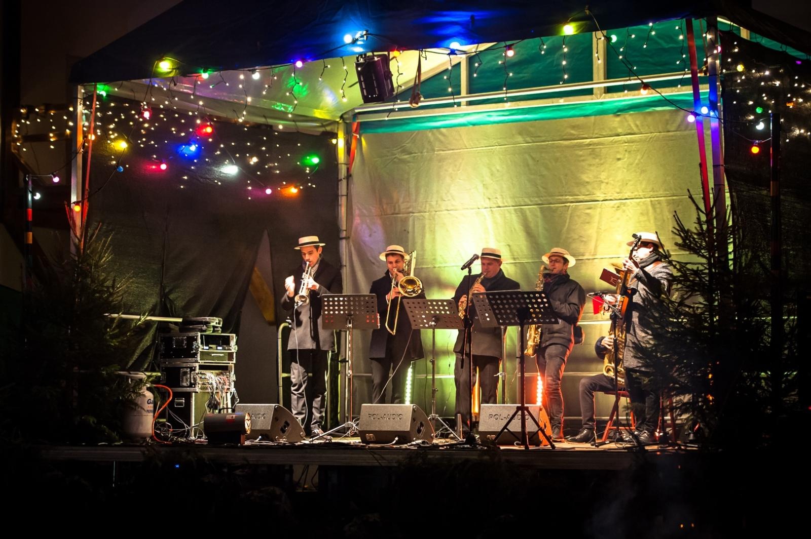 Zdjęcie w galerii na portalu naszraciborz.pl: Jazzowa sobota i wiedeńska niedziela pełna zabaw. Trwa jarmark na Zamku Piastowskim [FOTO, WIDEO, PROGRAM NA NIEDZIELĘ] wiadomości z regionu