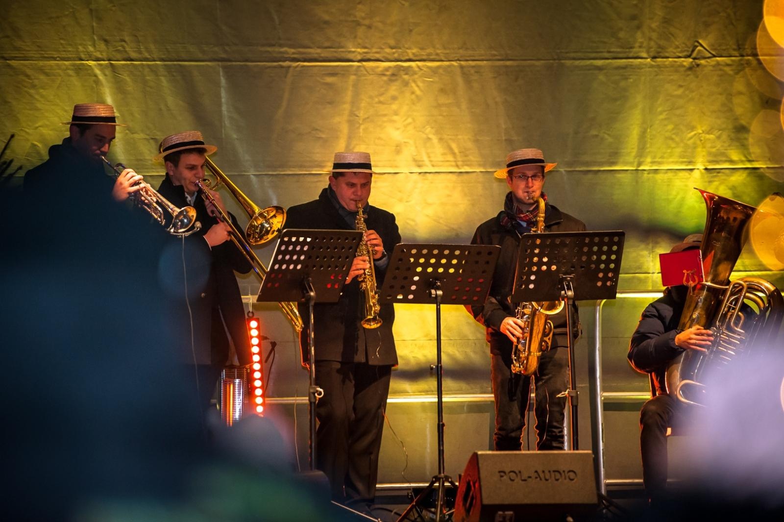 Zdjęcie w galerii na portalu naszraciborz.pl: Jazzowa sobota i wiedeńska niedziela pełna zabaw. Trwa jarmark na Zamku Piastowskim [FOTO, WIDEO, PROGRAM NA NIEDZIELĘ] wiadomości z regionu