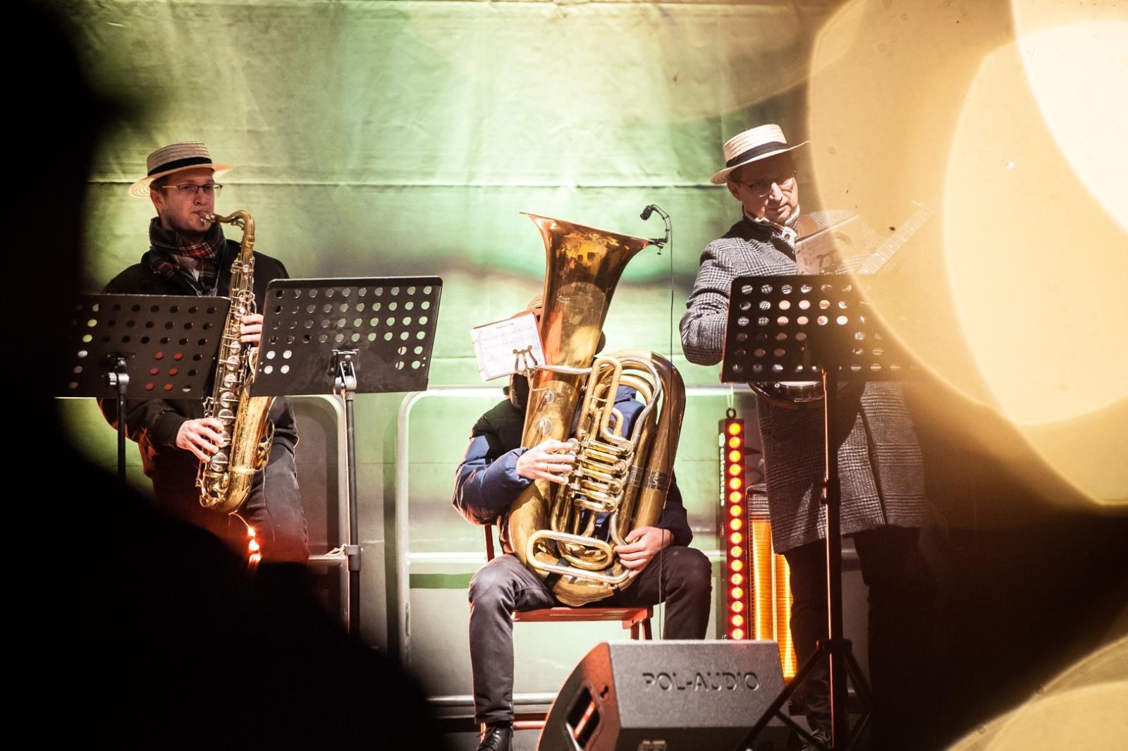 Zdjęcie w galerii na portalu naszraciborz.pl: Jazzowa sobota i wiedeńska niedziela pełna zabaw. Trwa jarmark na Zamku Piastowskim [FOTO, WIDEO, PROGRAM NA NIEDZIELĘ] wiadomości z regionu
